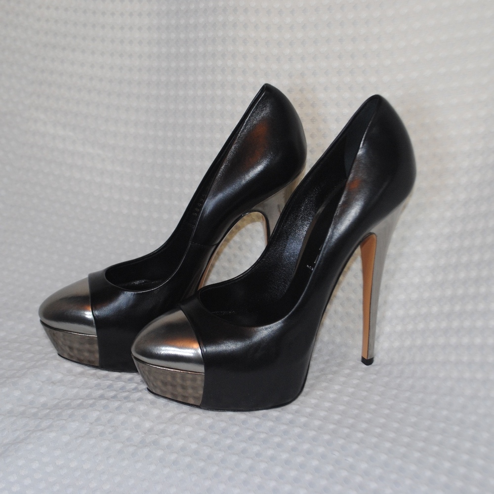 Never worn! Casadei Peplum Nero
